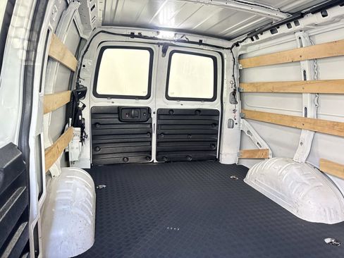 Used 2023 Chevrolet Express 2500 w/ Driver Convenience Package image 15