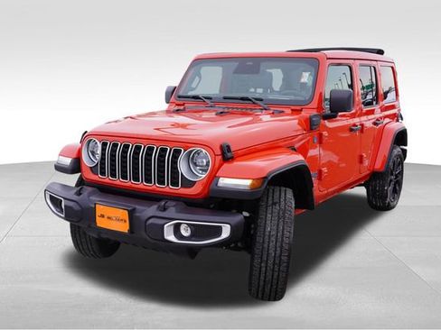 Certified 2025 Jeep Wrangler Unlimited Sahara w/ Safety Group image 12