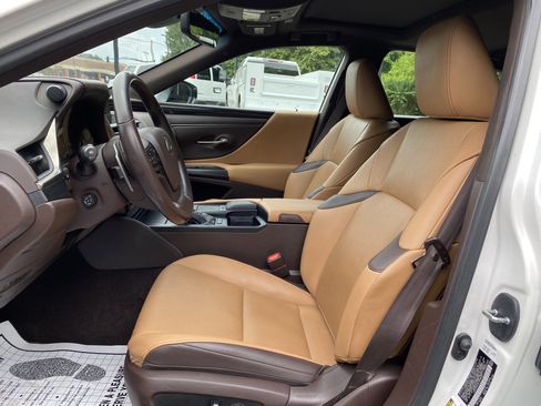Used 2020 Lexus ES 300h w/ Premium Package FWD image 15