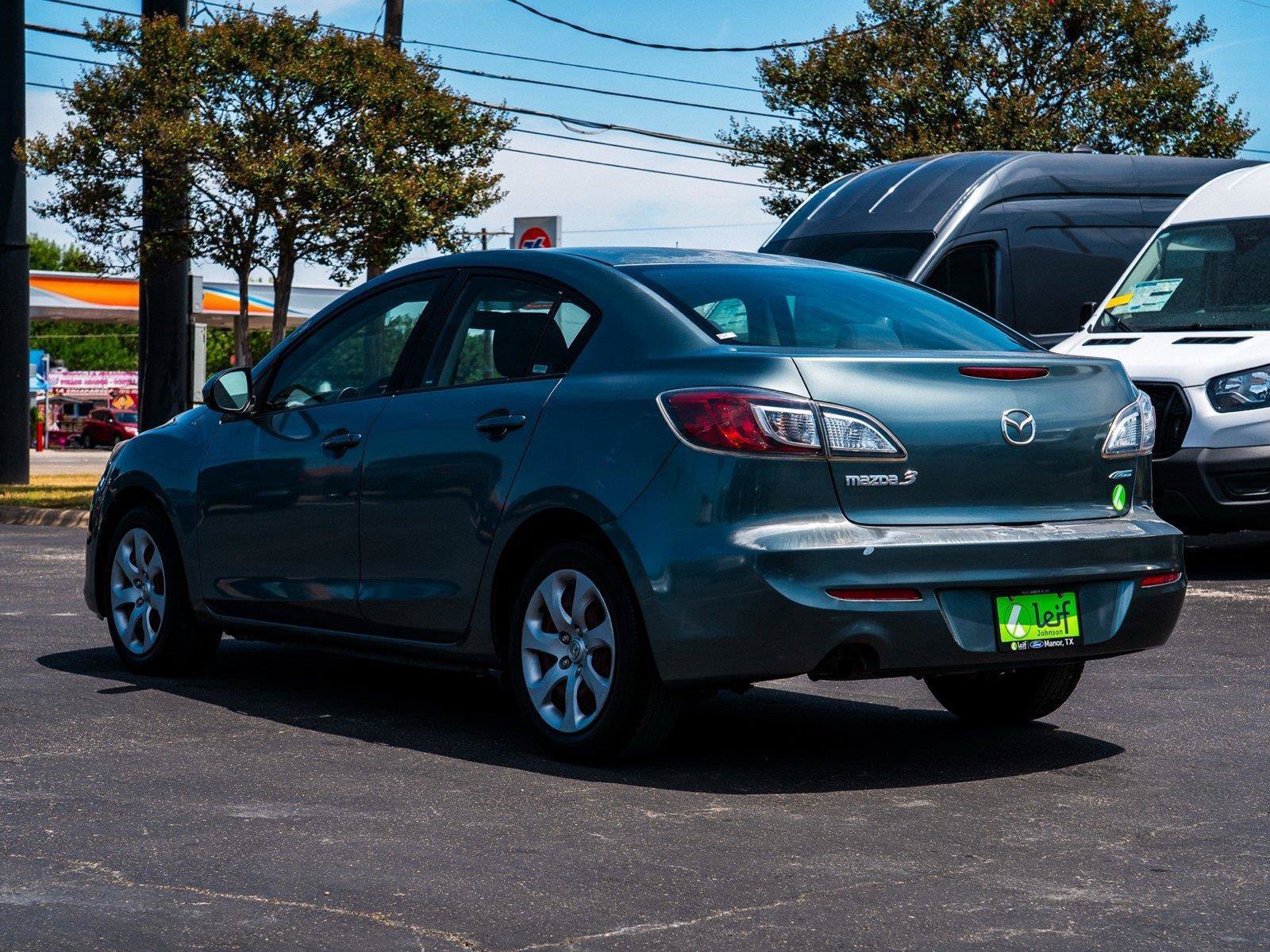 Used 2013 MAZDA MAZDA3 i Sport FWD image 5
