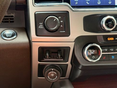 Used 2022 Ford F250 King Ranch w/ King Ranch Ultimate Package AWD/4WD image 18