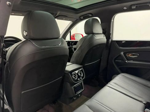 Used 2019 Bentley Bentayga AWD/4WD image 13
