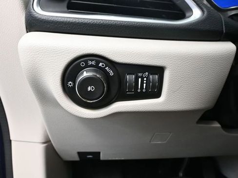 Used 2018 Chrysler Pacifica Limited w/ Advanced Safetytec Group FWD image 30