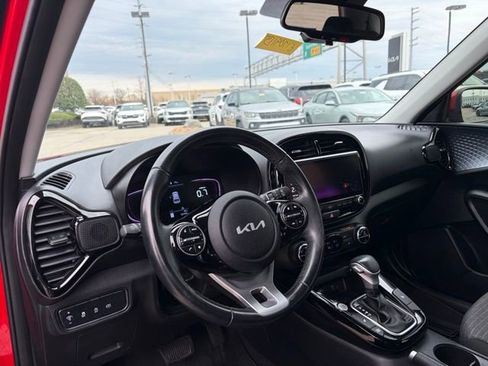 Used 2023 Kia Soul EX image 23