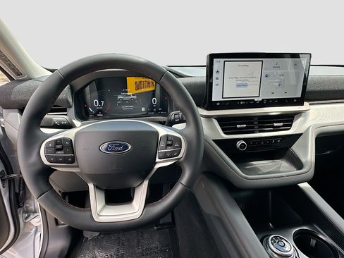 New 2026 Ford Explorer Active RWD image 7