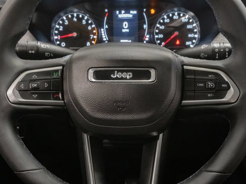 Used 2022 Jeep Compass Latitude FWD image 15