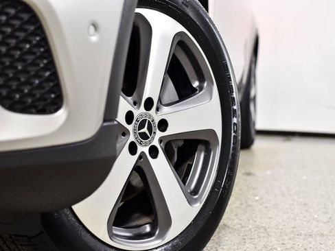 Certified 2022 Mercedes-Benz GLC 300 w/ Premium Package Lite image 9