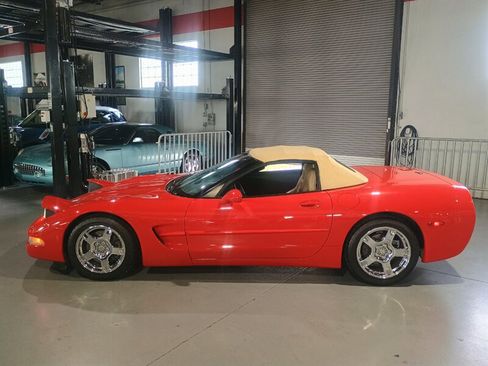 Used 1998 Chevrolet Corvette Convertible image 35