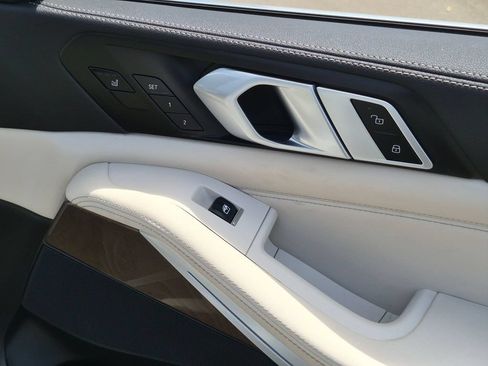 Used 2021 BMW X5 sDrive40i w/ Luxury Seating Package 2 RWD image 19
