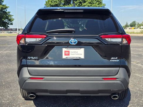 Certified 2022 Toyota RAV4 XLE w/ Convenience Package AWD/4WD image 15