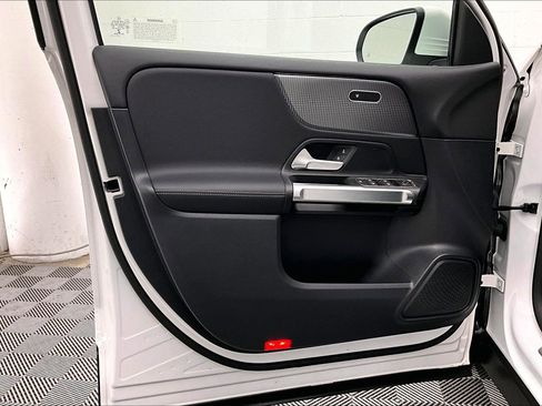 Certified 2022 Mercedes-Benz GLB 250 image 23