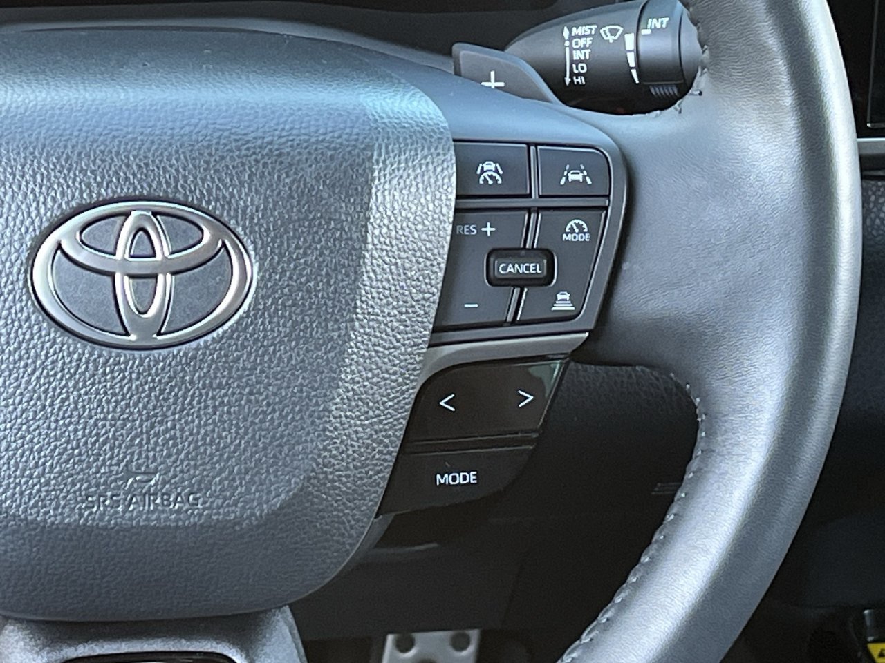 Used 2025 Toyota Camry XSE FWD image 14