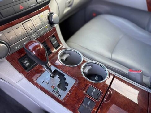 Used 2012 Toyota Highlander Limited w/ Tow Pkg FWD image 12