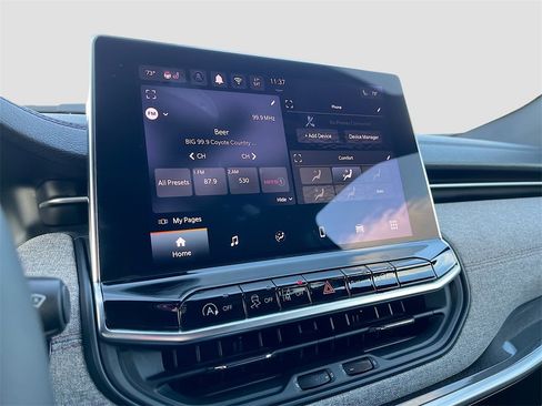 Used 2024 Jeep Compass Latitude image 14