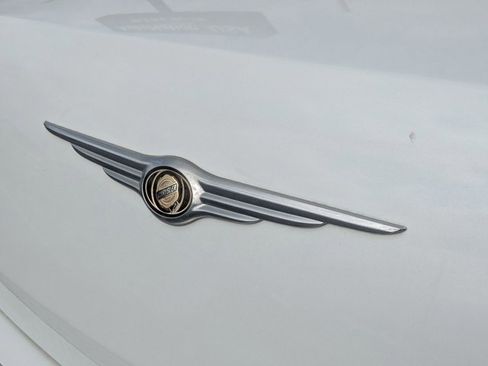 Used 2006 Chrysler 300 C w/ Protection Group II image 9