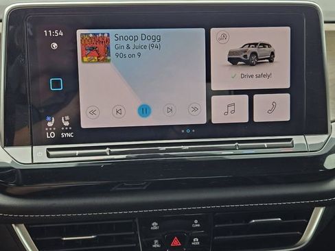 Used 2024 Volkswagen Atlas SE FWD image 17