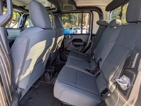 New 2026 Jeep Gladiator Sport image 15