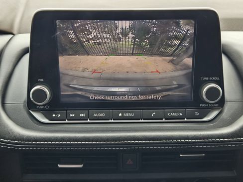Used 2023 Nissan Rogue SV w/ SV Premium B Package FWD image 17