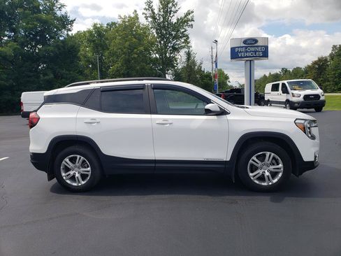 Used 2022 GMC Terrain SLE w/ Driver Convenience Package AWD/4WD image 4