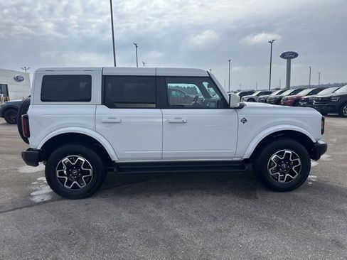 Used 2025 Ford Bronco Outer Banks image 4