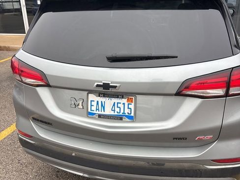 Used 2023 Chevrolet Equinox RS image 8