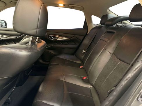 Used 2019 INFINITI Q70 Luxe w/ Proactive Package AWD/4WD image 21