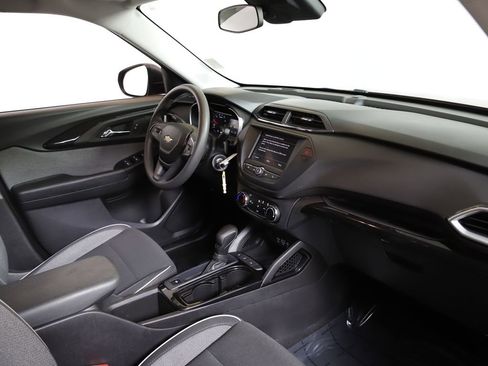 Used 2021 Chevrolet TrailBlazer LS FWD image 8