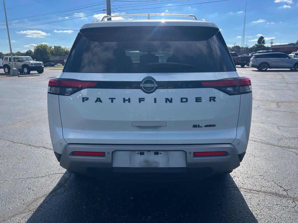 Used 2022 Nissan Pathfinder SL AWD/4WD image 4