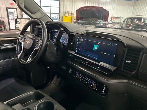 Used 2023 Chevrolet Silverado 1500 LT image 31