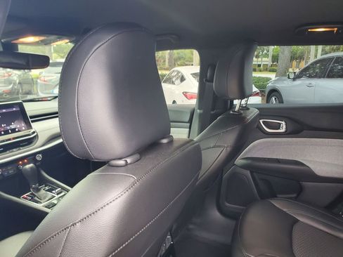 Used 2023 Jeep Compass Latitude AWD/4WD image 10