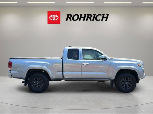 Certified 2022 Toyota Tacoma SR5 w/ SR5 Appearance Package (SM) AWD/4WD image 5
