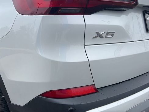 Used 2021 BMW X5 xDrive40i w/ Premium Package image 17