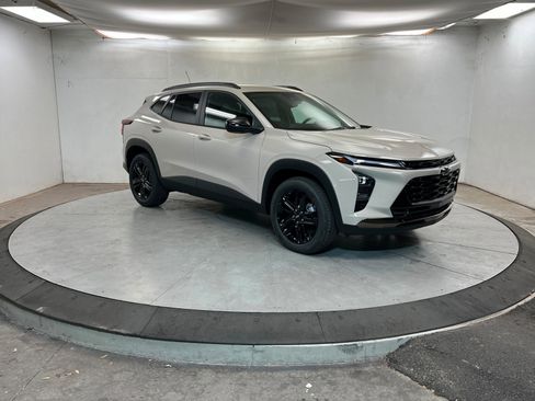 New 2026 Chevrolet Trax ACTIV w/ Driver Confidence Package FWD image 8