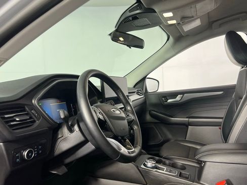 Used 2025 Ford Escape SE image 21