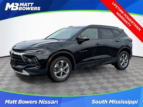 Used 2023 Chevrolet Blazer LT image 1