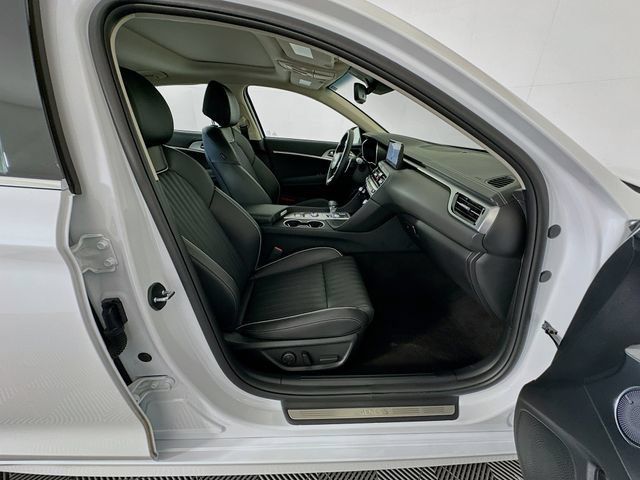 Certified 2026 Genesis G70 2.5T Prestige RWD image 30