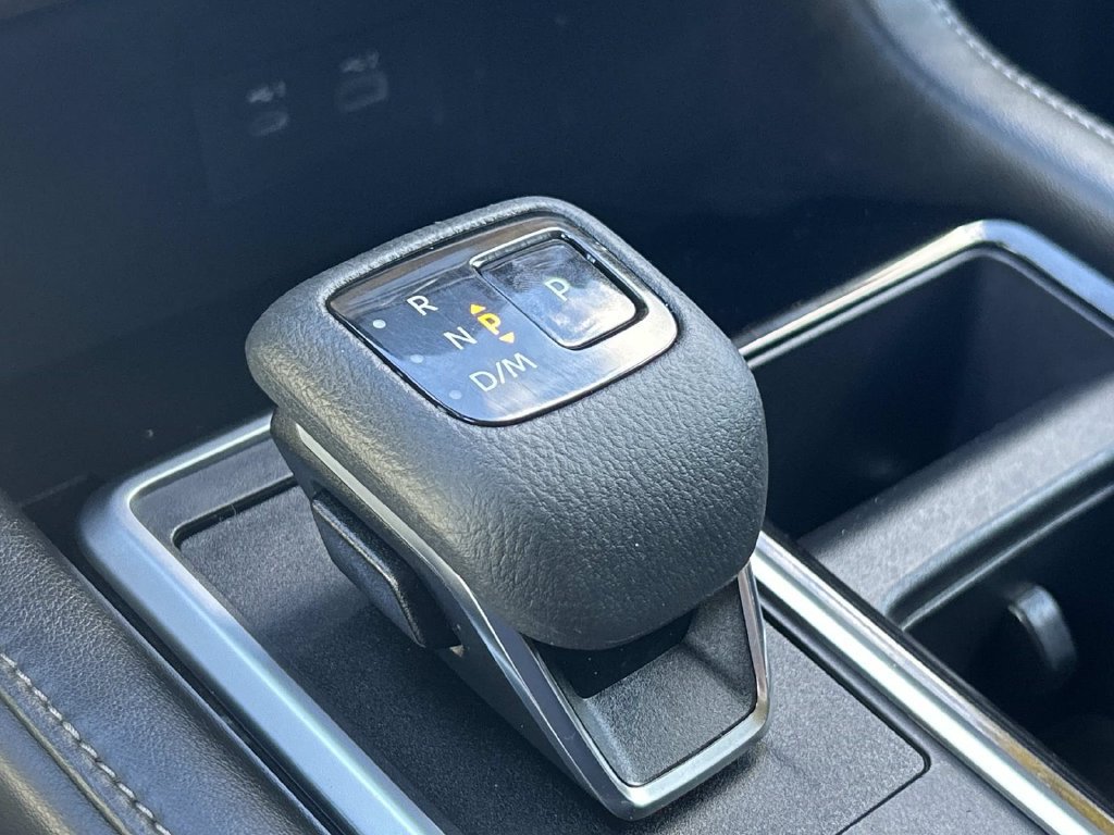 Used 2022 Nissan Pathfinder SL AWD/4WD image 26