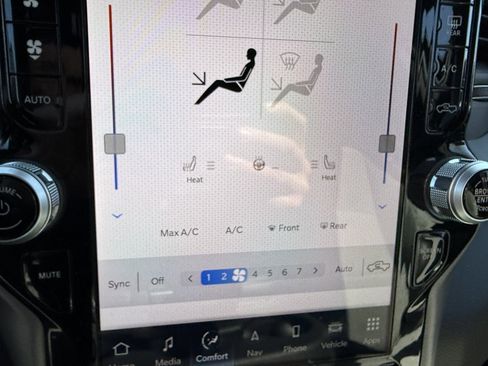 Used 2024 RAM 2500 Big Horn w/ Safety Group image 25