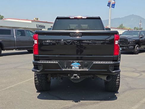 Used 2022 Chevrolet Silverado 2500 Custom w/ Custom Value Package AWD/4WD image 13