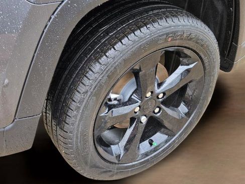 New 2026 Jeep Grand Cherokee Limited w/ Limited Altitude Package RWD image 5