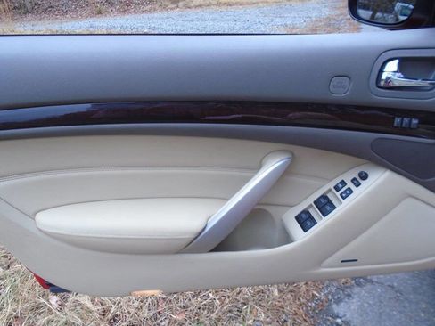 Used 2011 INFINITI G37 Sport w/ Premium Pkg image 18