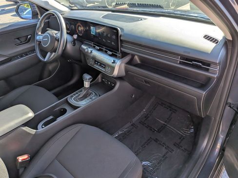 Certified 2025 Hyundai Kona SEL AWD/4WD image 32