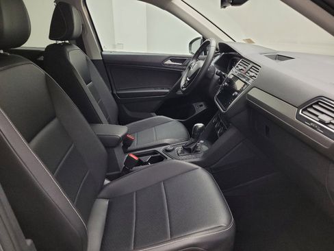 Used 2021 Volkswagen Tiguan SEL AWD/4WD image 21
