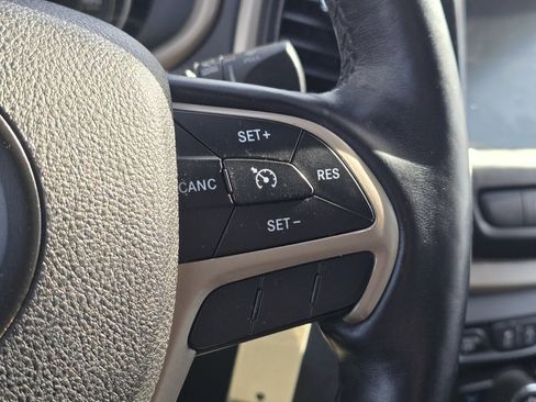 Used 2016 Jeep Cherokee Latitude w/ Safety/Convenience Group image 25