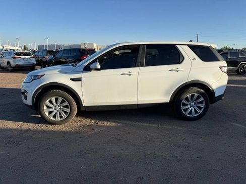 Used 2016 Land Rover Discovery Sport SE AWD/4WD image 2