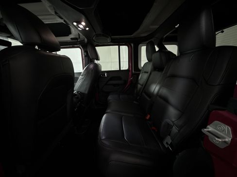 Used 2022 Jeep Wrangler Unlimited Sahara image 24