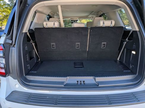 Used 2023 Ford Expedition Platinum image 34