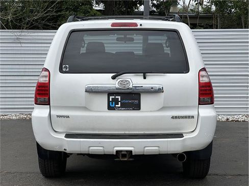 Used 2006 Toyota 4Runner SR5 AWD/4WD image 11