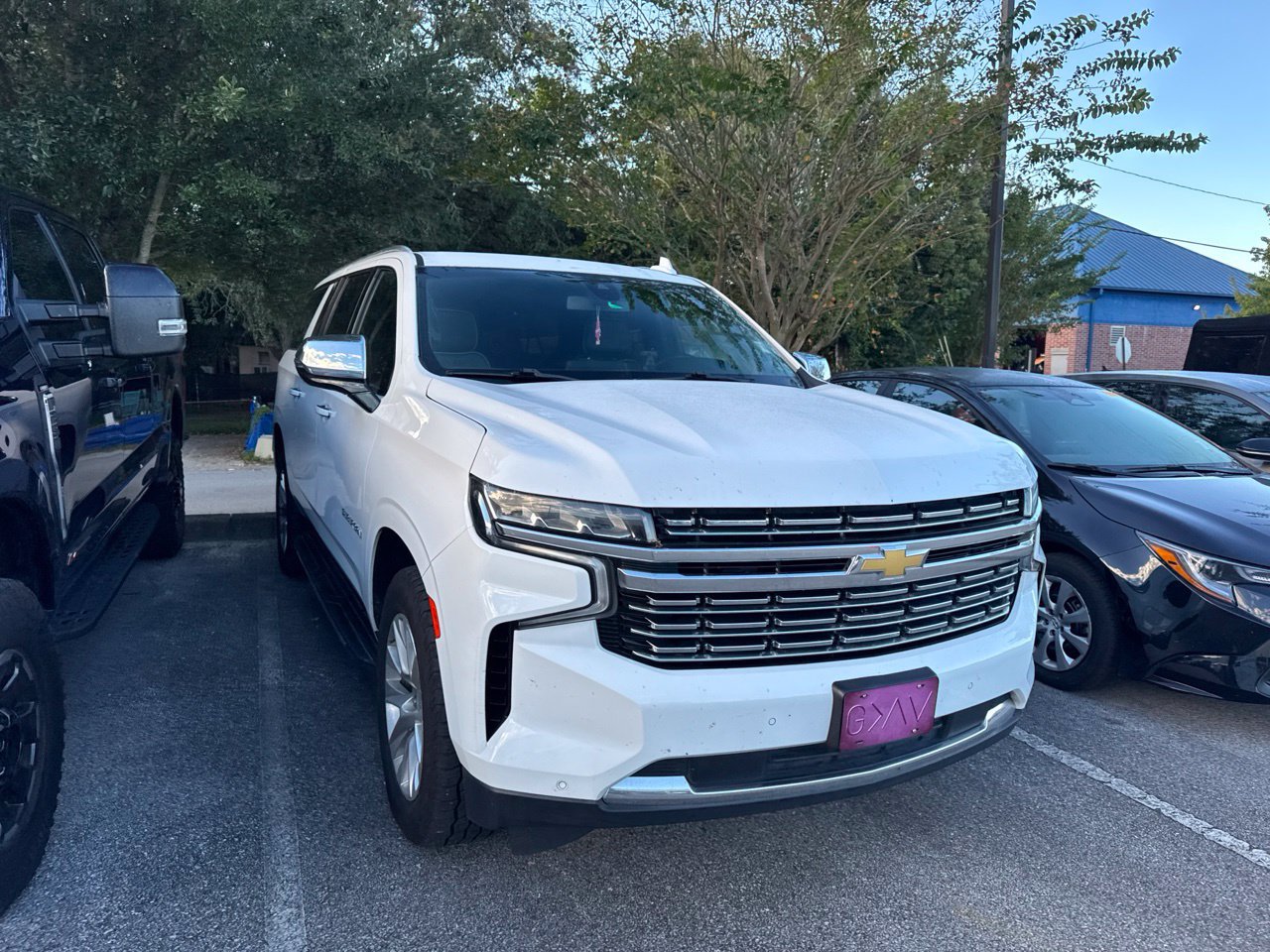 Used 2022 Chevrolet Suburban Premier AWD/4WD image 3