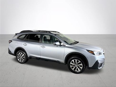 Used 2022 Subaru Outback Premium AWD/4WD image 4